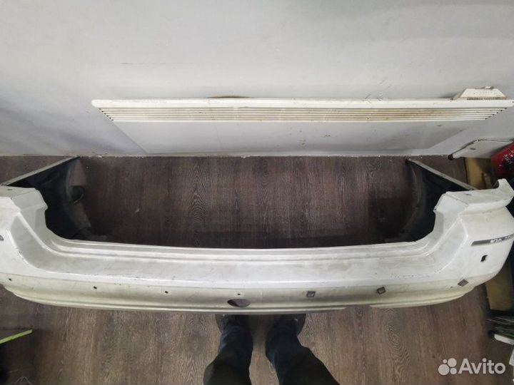 Бампер задний Nissan Presage