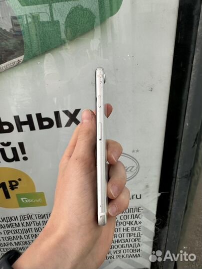 iPhone SE (2020), 64 ГБ