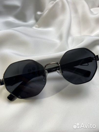 Солнцезащитные очки Marc Jacobs