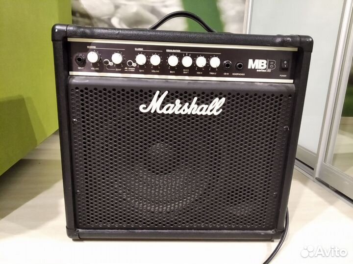 Басовый комбоусилитель Marshall MB30