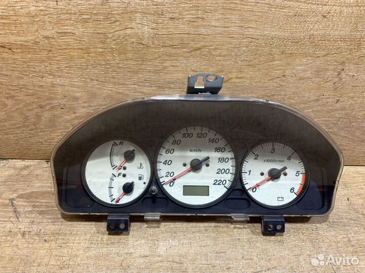 Панель приборов Mazda Premacy 1 дизель 112989