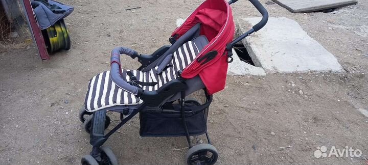 Прогулочная коляска