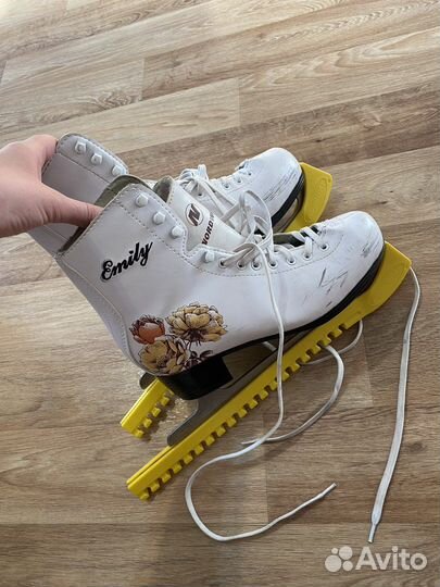 Коньки женские 38