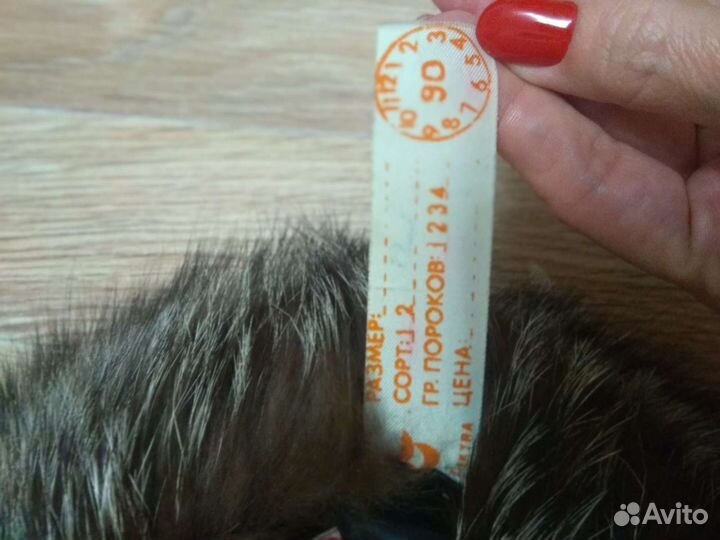 Женские меховые шапки