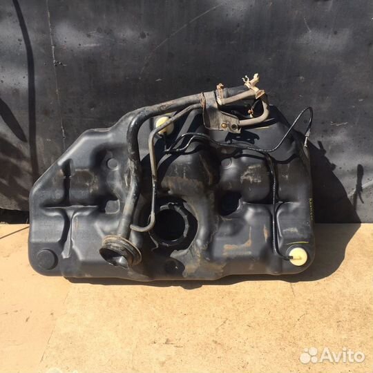 Бензобак Альмера N16/ B10