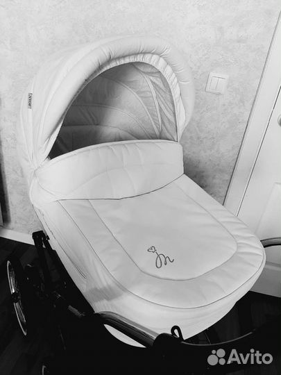 Коляска 2 в 1 белоснежная эко кожа Roan marita