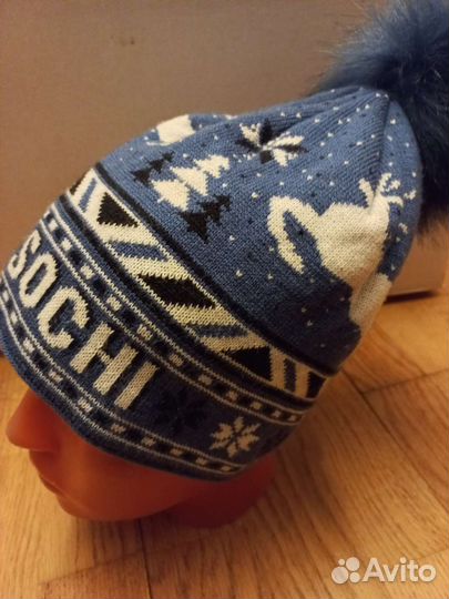 Шапка женская вязанная с помпоном Sochi