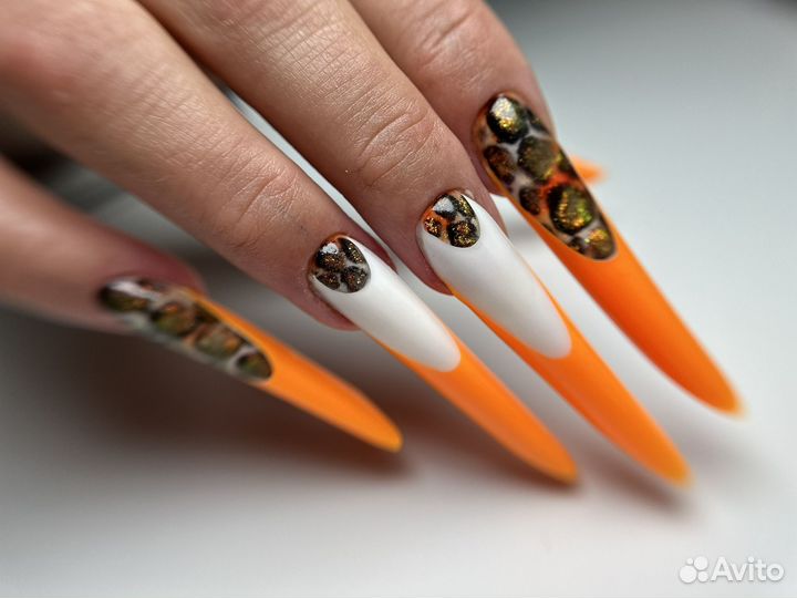 Модель на наращивание ногтей