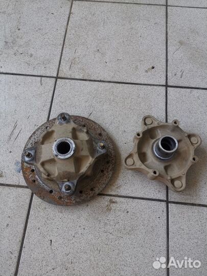 Задняя ступица с диском Polaris Sportsman 700