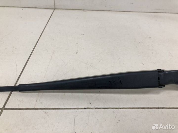 Поводок стеклоочистителя передний правый Volvo C30