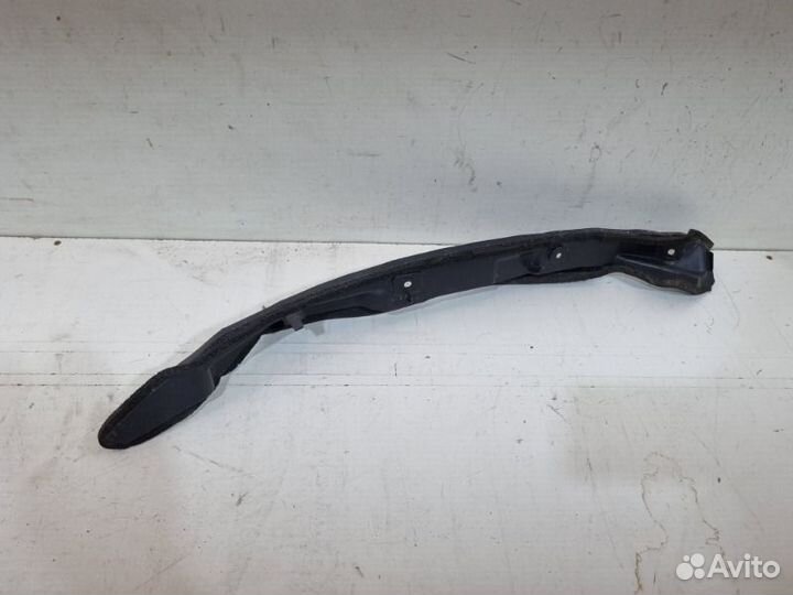 Пыльник крыла передний правый Toyota Rav4 50