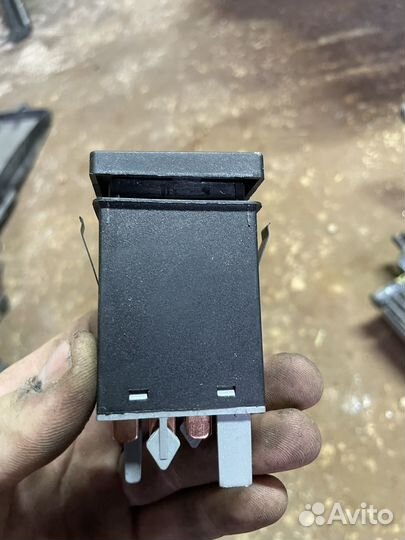 Кнопка аварийки VW Passat B5 99г