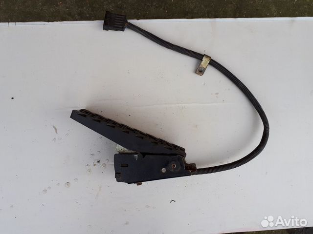 Педаль маз евро 3. Педаль газа на маз 4370. Педаль газа маз электронная фр 8122-а. Педаль маз евро 3. Фр8122 д датчик педали.