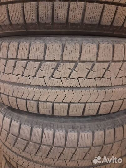 Bridgestone Blizzak VRX 215/60 R16 95S
