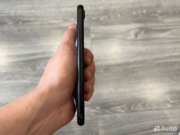 Телефон iPhone XR идеал