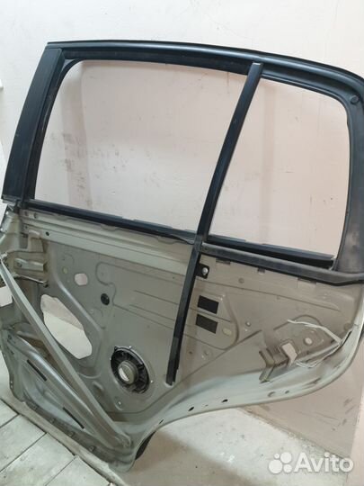 Дверь задняя левая volkswagen golf plus