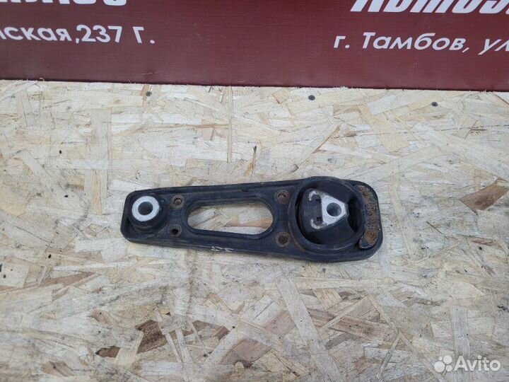 Опора двигателя задняя Nissan Terrano