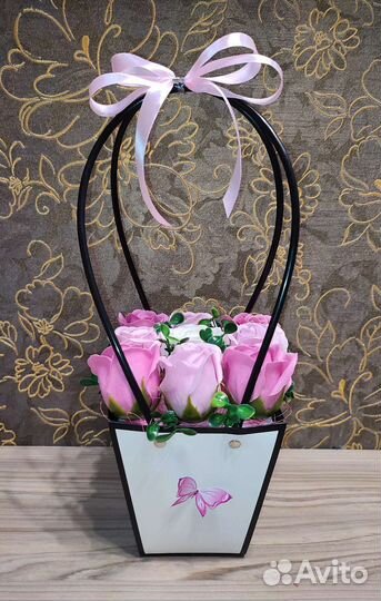 Корзинка с мыльными розами