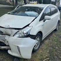 Toyota Prius Alpha 1.8 CVT, 2014, битый, 152 000 км, с пробегом, цена 1 100 000 руб.