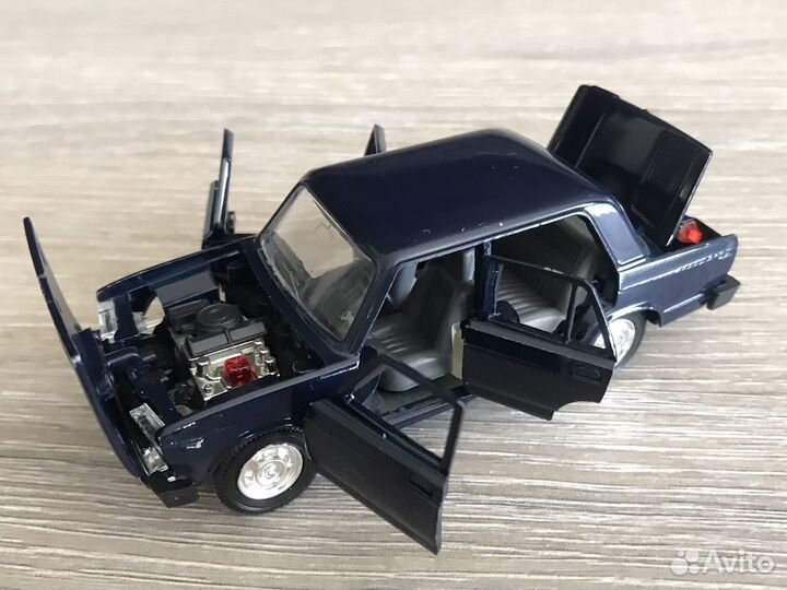 Модель СССР ваз 2105 1:43