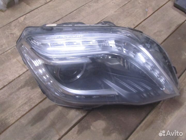 Фара правая X204 Mercedes GLK 2013
