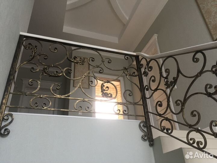 Кованые перила с боковым крепежом