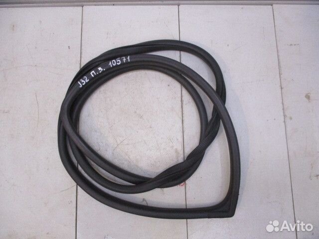 Уплотнитель двери Nissan Teana 2 (J32)