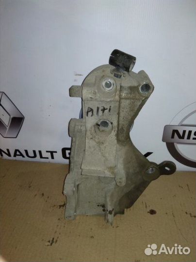 Кронштейн крепление навесного оборудования площадк