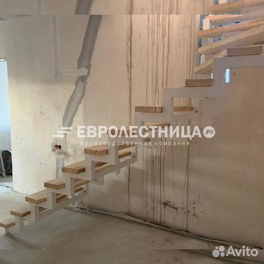 Лестница на двух косоурах