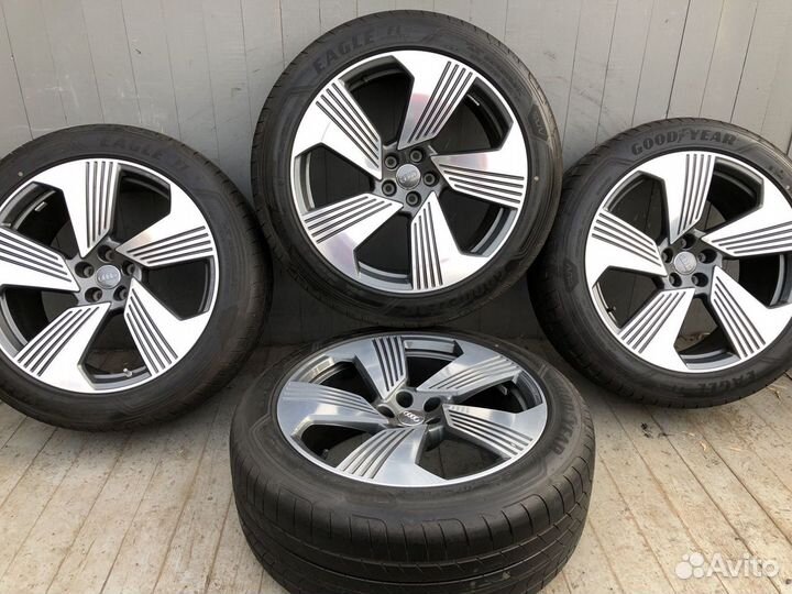 Оригинальные колеса Audi E-Tron R21