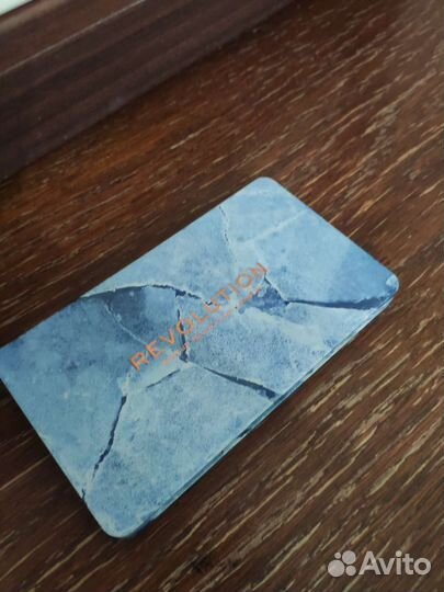 Палетка теней revolution синяя