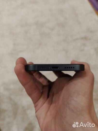 Телефон iPhone 12