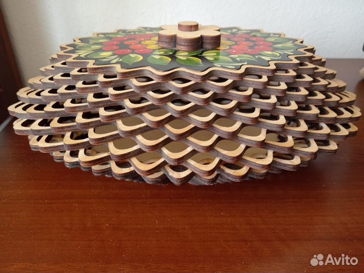 Конфетница резная, дерево