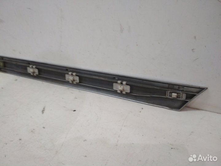 Молдинг на дверь задний правый Mercedes-Benz