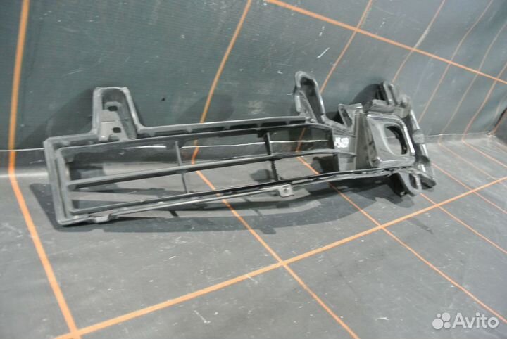 Накладка фары птф левой-Toyota Land Cruiser 200