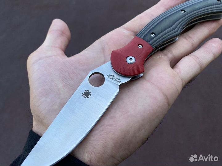 Нож Spyderco red