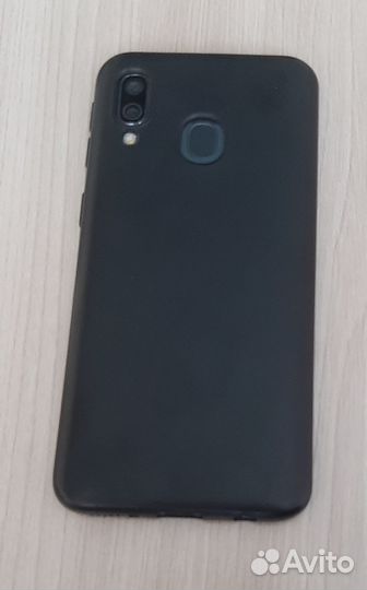 Samsung Galaxy A40, 4/64 ГБ