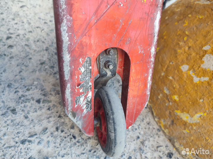 Трюковой самокат кастом в парк