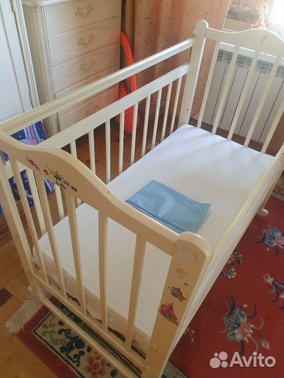 Детская кроватка