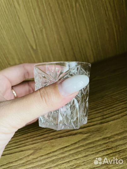 Рюмки, бокалы, стопки