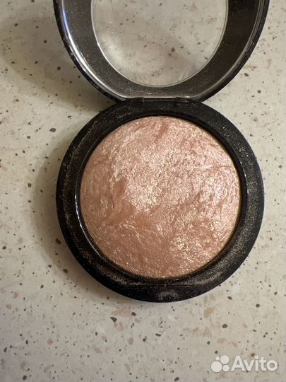 MAC mineralize skinfinish хайлайтер