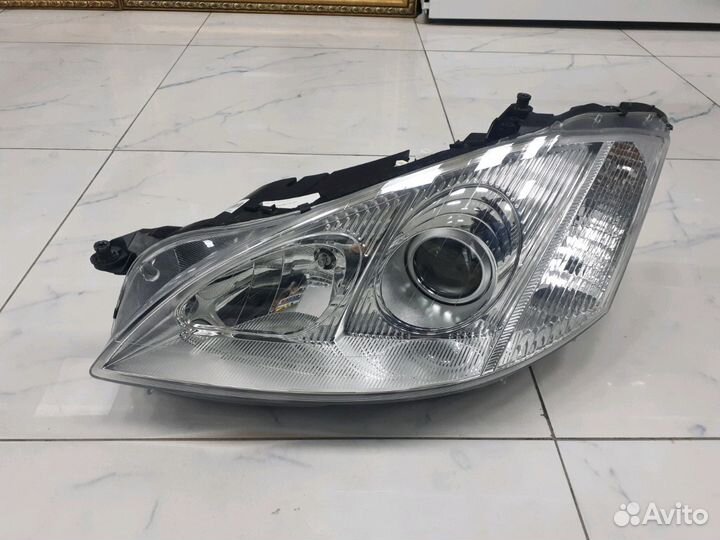 Передняя левая фара Mercedes-Benz W221 оригинал