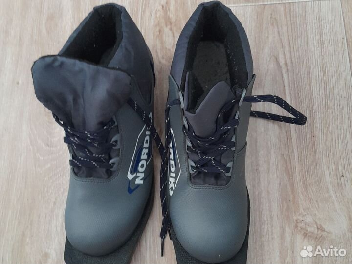 Лыжные ботинки