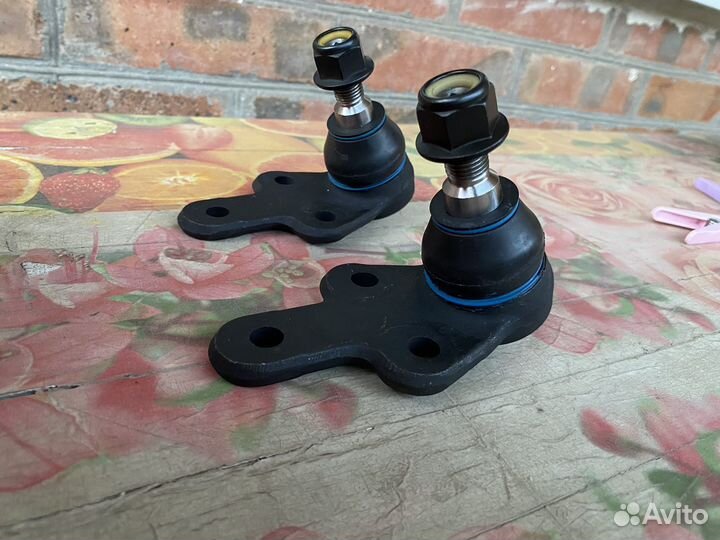 Новые шаровые опоры Ford Focus 2