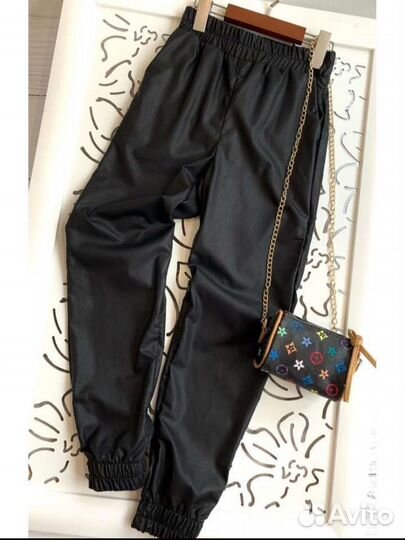 Продам Новые брюки на девочку на рост 152 см