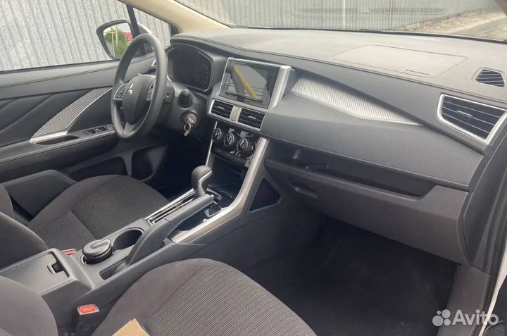 Mitsubishi Xpander 1.5 AT, 2021, 13 500 км