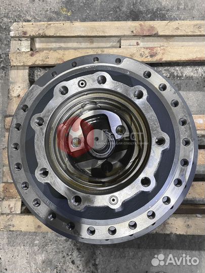 Бортовой редуктор Hitachi ZX270-3 9255880