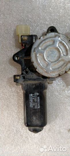 Стеклоподъемник передний правый Mitsubishi Montero