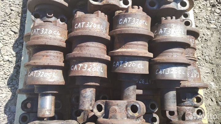 Поддерживающий каток экскаватора Caterpillar 320CL