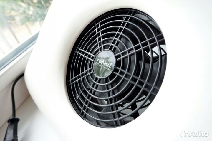 Пылесос-Вытяжка для маникюра RUNail